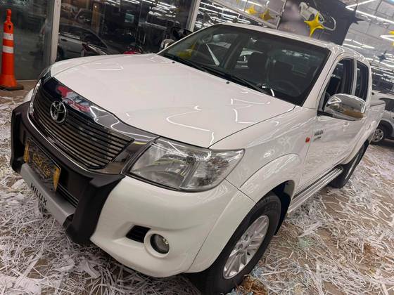 TOYOTA HILUX 2.7 SR 4X2 CD 16V FLEX 4P AUTOMÁTICO